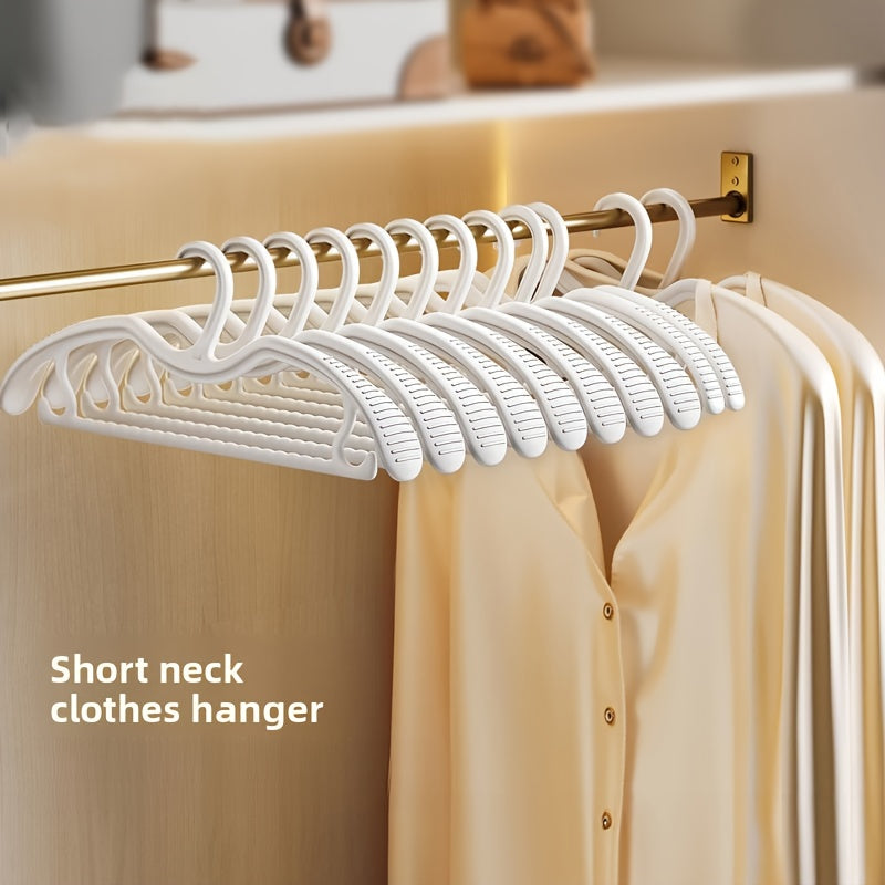 20\u002F40pcs Wide Shoulder Short Neck Plastic Clothes Hangers, Anti-Slip And Seamless Thickened Design, Durable And Space-Saving, Suitable for Adult Upright Hanging. Ideal for Coats, Suits, Dresses, And Shirts, Perfect for Home, Dormitory